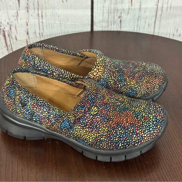 NURSE MATES Pillow tops floral Colorful Textured Women’s Clogs size 6 EUC - Picture 1 of 16
